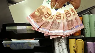 България отговаря на 2 от 4 критерия за еврозоната