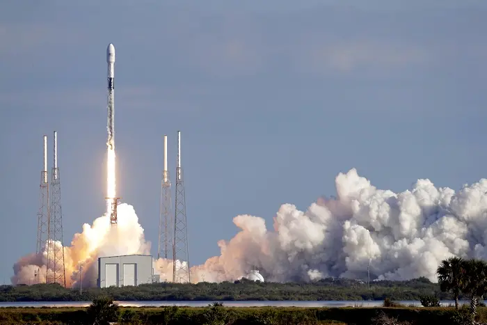 SpaceX изпрати още 60 сателита в Космоса