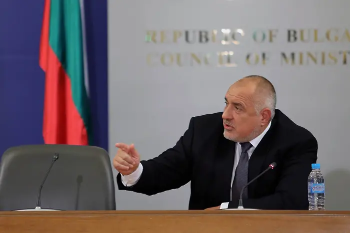 Борисов: Президентът си избра да обещава, моята работа е да оцелеят пенсионери и всички останали (ВИДЕО)