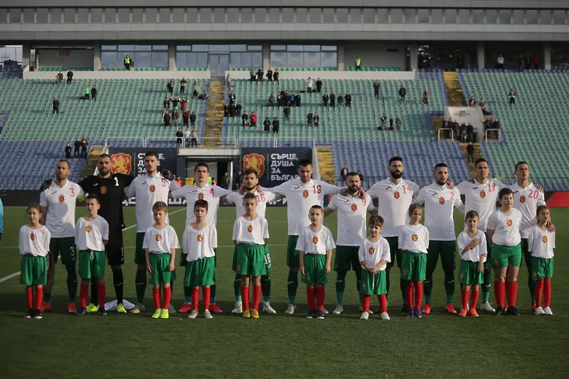 Дерменджиев обяви 27 национали за три ключови мача