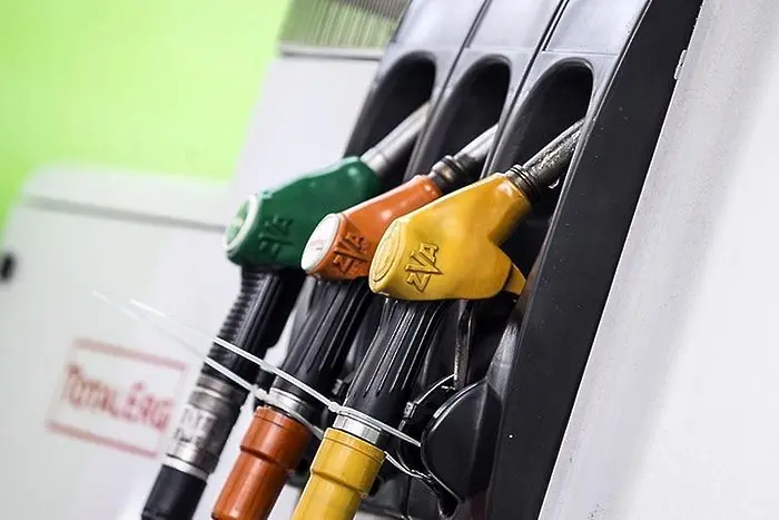 Пазарът на горивата се сринал със 70%, но цените ни били най-ниски