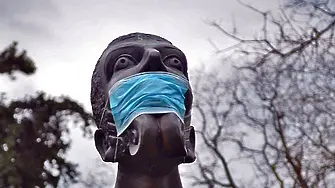 В Гърция маските на открито вече не са задължителни