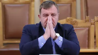 Каракачанов предлага забрана за внос на продукти до изчерпването на родните