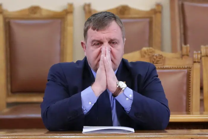 Каракачанов пред парламента: Няма напредък със Северна Македония