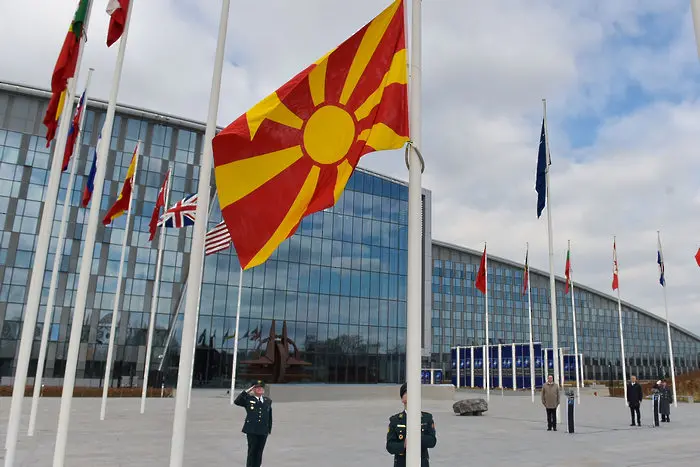 Знамето на Северна Македония се развя в НАТО