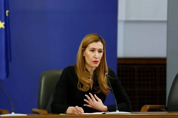 Туроператори поискаха оставката на Ангелкова