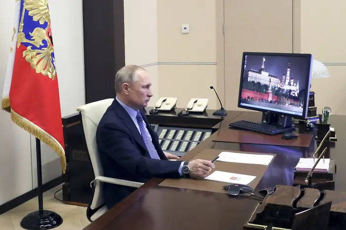 Путин инструктира местните власти за кампанията против COVID-19