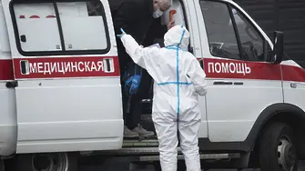 Руски медици протестират. После падат от болничен прозорец (ВИДЕО)