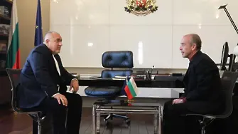 Мир между Борисов и Мангъров - говорeли едно и също, но го обяснявали различно