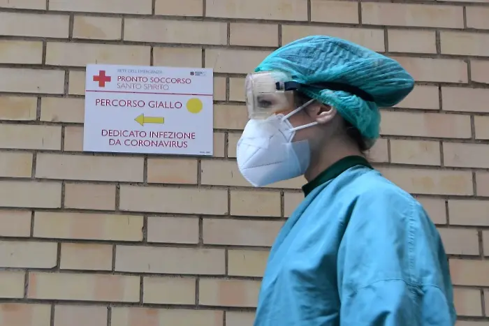 Италия с най-малко починали от вируса от 3 седмици