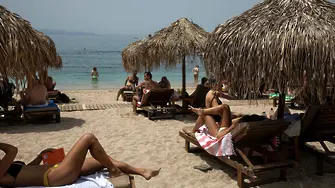 Плажовете в Гърция фрашкани, 40 градуса е (СНИМКИ)