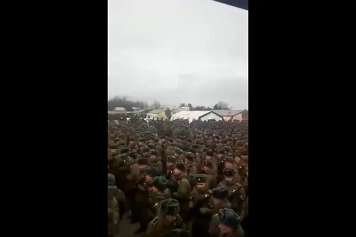 Пандемия? В Русия 15 000 войници тренират за Деня на победата (ВИДЕО)
