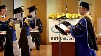 Японски студенти се дипломираха като роботи