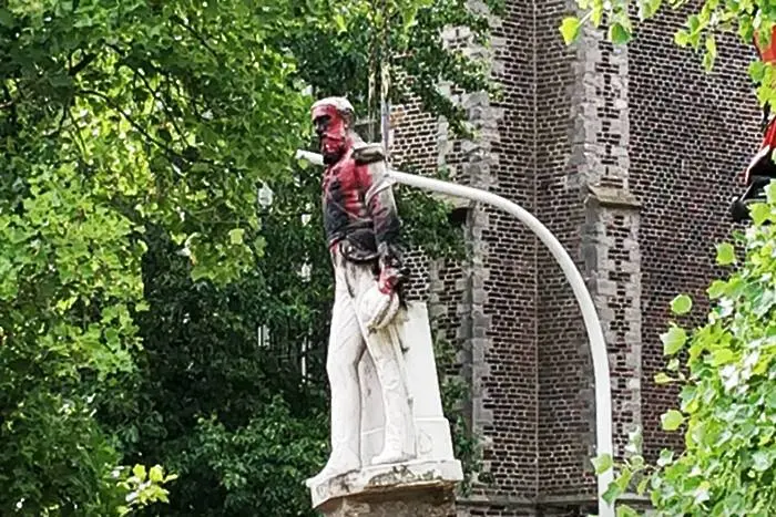 Махнаха статуя на крал Леополд II в Белгия