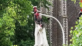 Махнаха статуя на крал Леополд II в Белгия