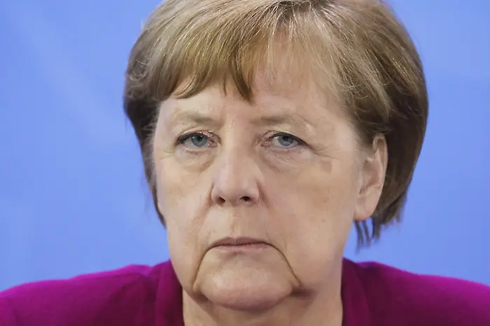Меркел предотврати конфликт между Гърция и Турция