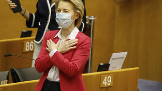 Еврокомисията ще даде утре светлина на нов договор за закупуване