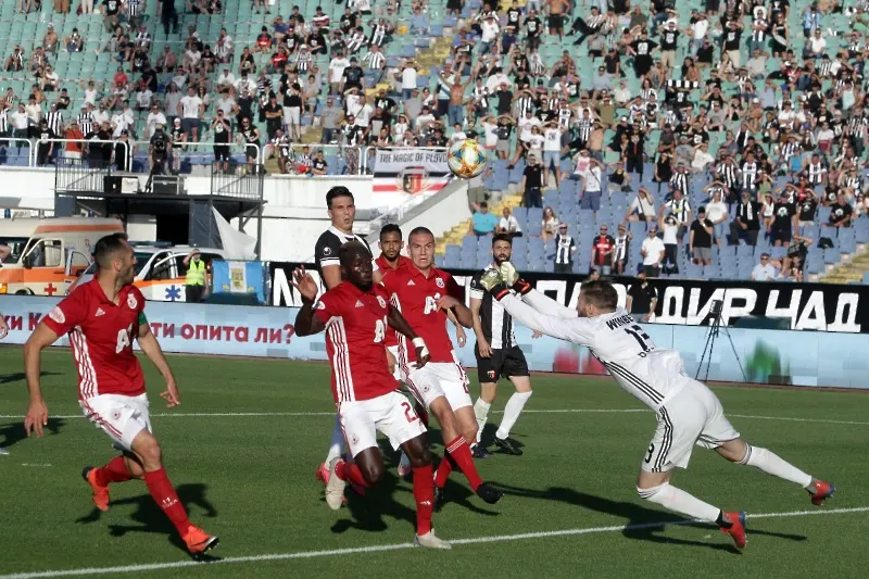 Борисов разреши отново публика на футболните мачове