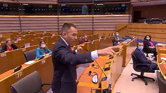 Джамбазки плаши със съд евродепутати