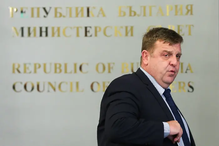 Каракачанов видя в критиките от евродепутати системен натиск срещу българските ценности