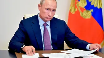 Русия ограничи икономическия шок от вируса, казва Путин