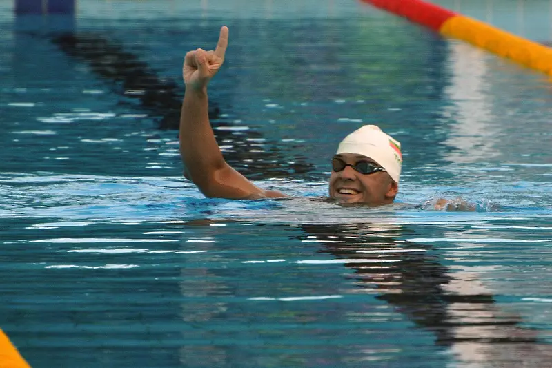 Цанко Цанков подобри световния рекорд за 12 часа плуване без прекъсване в 50-метров басейн