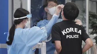 Южна Корея налага в Сеул невиждани досега мерки срещу COVID-19