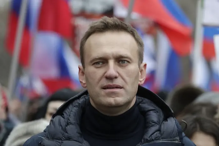 Навални е в кома, Кремъл е съгласен да го лекуват в чужбина