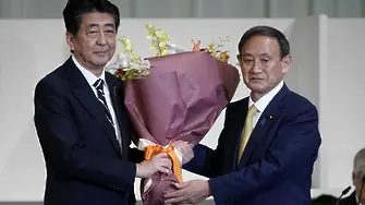 Йошихиде Суга - новият лидер на управляващата партия в Япония