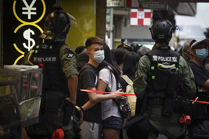 В Хонконг задържаха девет души, планирали бомбени атентати