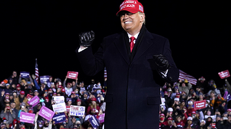 В навечерието на изборите в САЩ туитър скри съобщение на