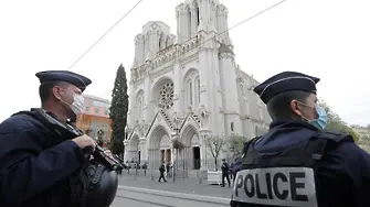 Тероризъм във Франция: трима убити в църква и бар в Ница (СНИМКИ)
