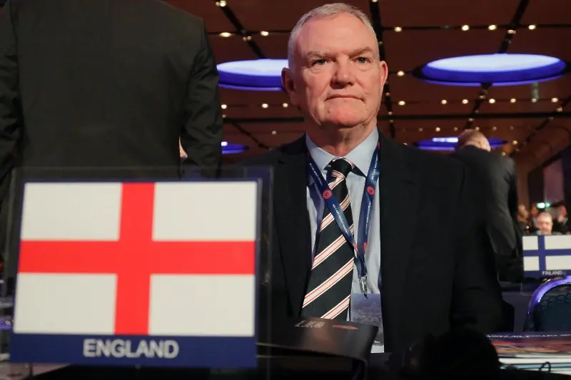 Шефът на английския футбол подаде оставка заради скандални изказвания