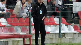 COVID 19 настъпва и в българския футбол Любослав Пенев и още седмина