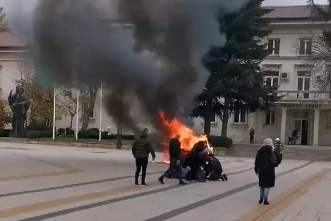 Във Враца: гражданин опита да залее полицаи с бензин и да ги подпали (ВИДЕО)