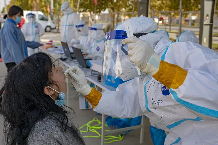 За 4 дни Китай тества 4,7 мил. души, след като откри огнище на заразата