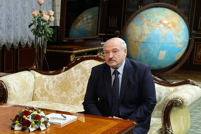 Швейцария замрази активите на Лукашенко