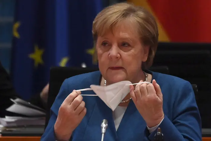Меркел: Бих се имунизирала с “АстраЗенека”, но не ми е дошъл редът