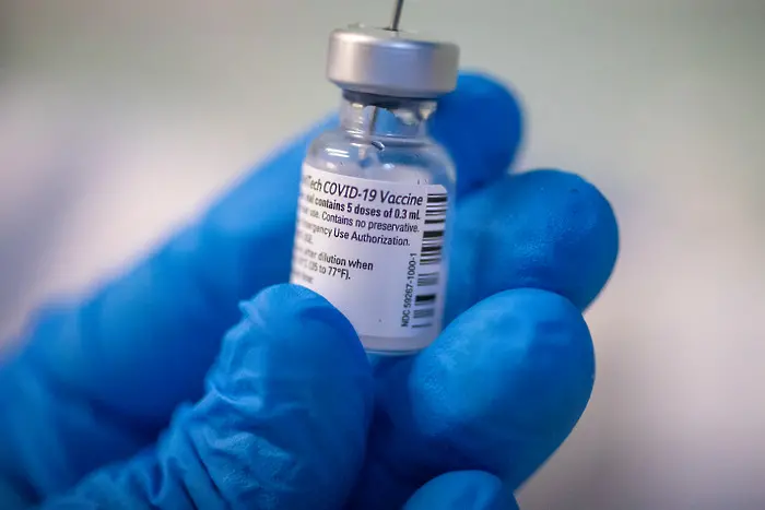Какво трябва да знаете за Comirnaty - ваксината, която идва на 27 декември