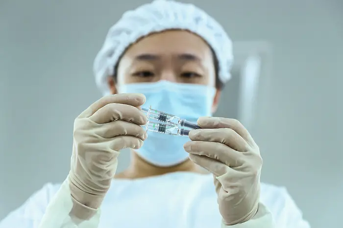 Китай одобри първата си ваксина срещу коронавирус