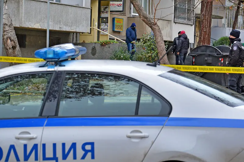 Три трупа в апартамент във Варна, полицията откри и боен арсенал (ОБНОВЕНА)
