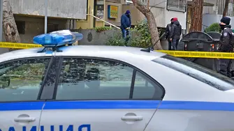Три трупа в апартамент във Варна, полицията откри и боен арсенал (ОБНОВЕНА)