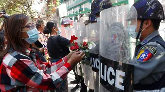 В Мианма се надигат протести срещу военния преврат