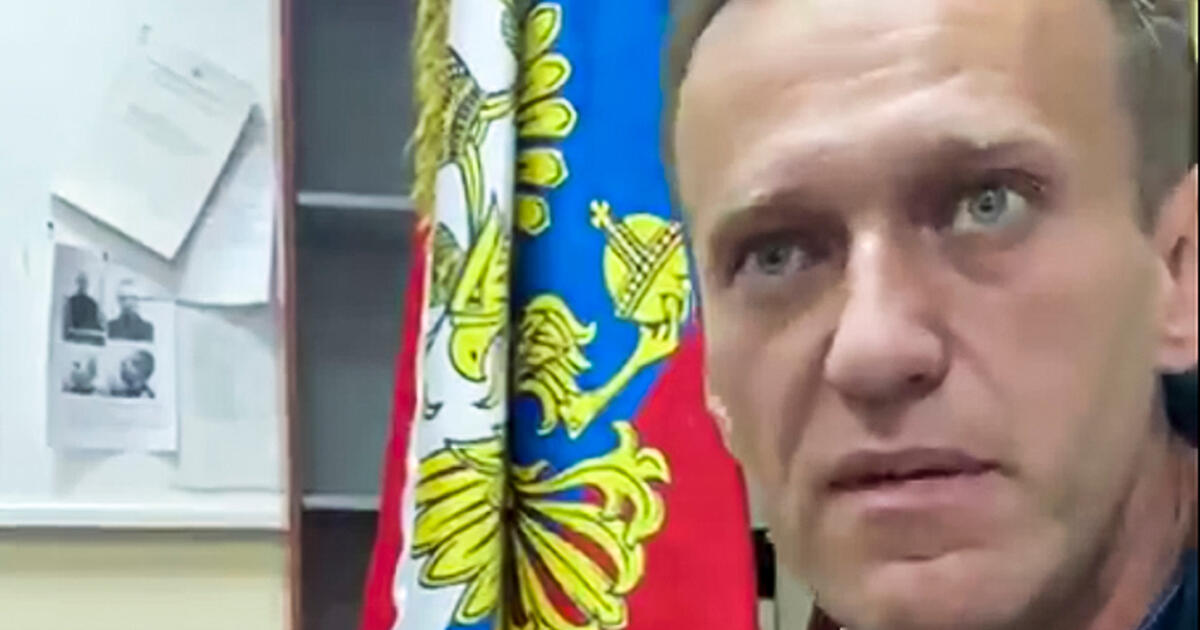 Руският опозиционер Алексей Навални разкритикува днес като тотално беззаконие процедурата