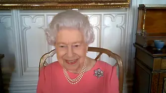Елизабет II: Ваксинирайте се, помислете за другите