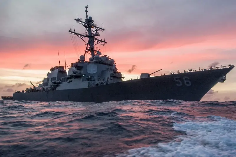 Китай заяви, че е прогонил американски боен кораб