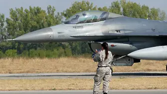 Отбраната не казва как харчи за инфраструктура за F-16. Но получи нови 100 млн. лв.
