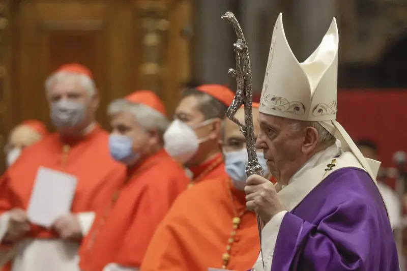 Папа Франциск направи своя етичен избор - ваксинира се срещу COVID-19