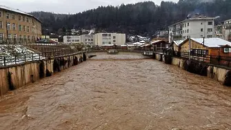 Наводнения в Западна България, Трън - в бедствено положение