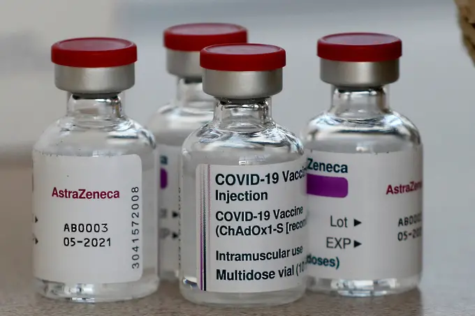 Оксфорд прекъсва тестването на COVID ваксината върху деца